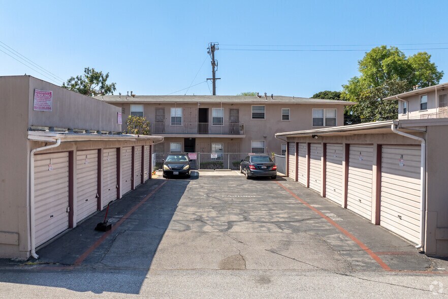 More Photos Of 5203 Knowlton St, Los Angeles Apartments For Sale