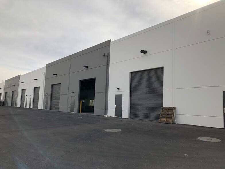 More Photos Of 6728 W Sunset Rd, Las Vegas Unknown For Lease