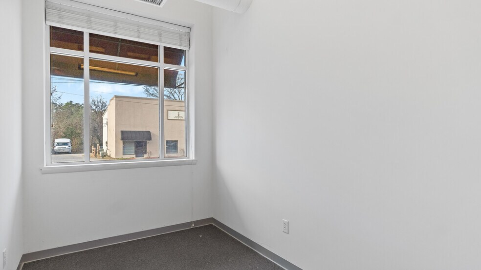 More Photos Of 514 Dabney Rd, Henderson Office For Lease