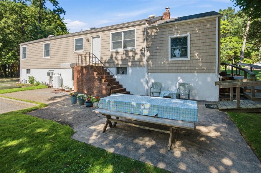 More Photos Of 198 Terry Rd, Smithtown Office For Sale