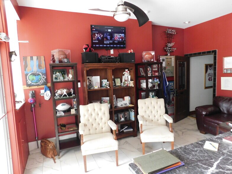 More Photos Of 68 W Main St, Danville Office For Lease