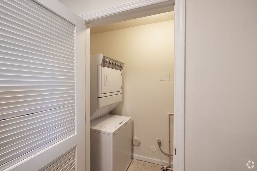 More Photos Of 2113 Ellsworth Blvd, Malta Multifamily For Sale