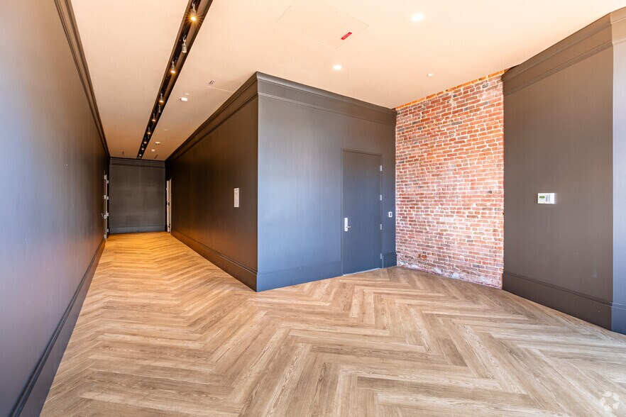 More Photos Of 422 Market St, San Diego Office For Lease