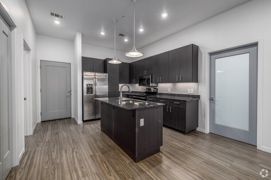 More Photos Of 305 N Main St, Broken Arrow Apartments For Lease