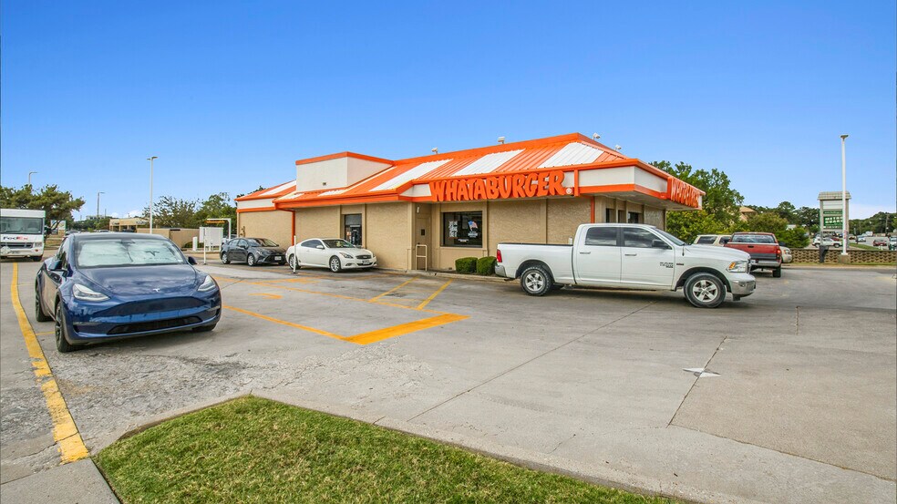 More Photos Of 1120 W Pipeline Rd, Hurst Fast Food For Sale