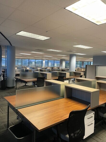 More Photos Of 180 Interstate N Pky SE, Atlanta Office For Lease