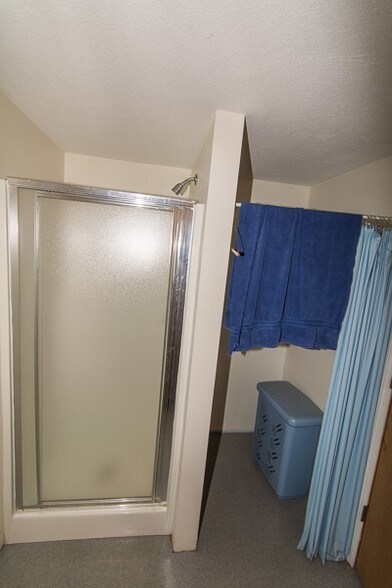 More Photos Of 156 Route 66 E, Columbia Restaurant For Sale