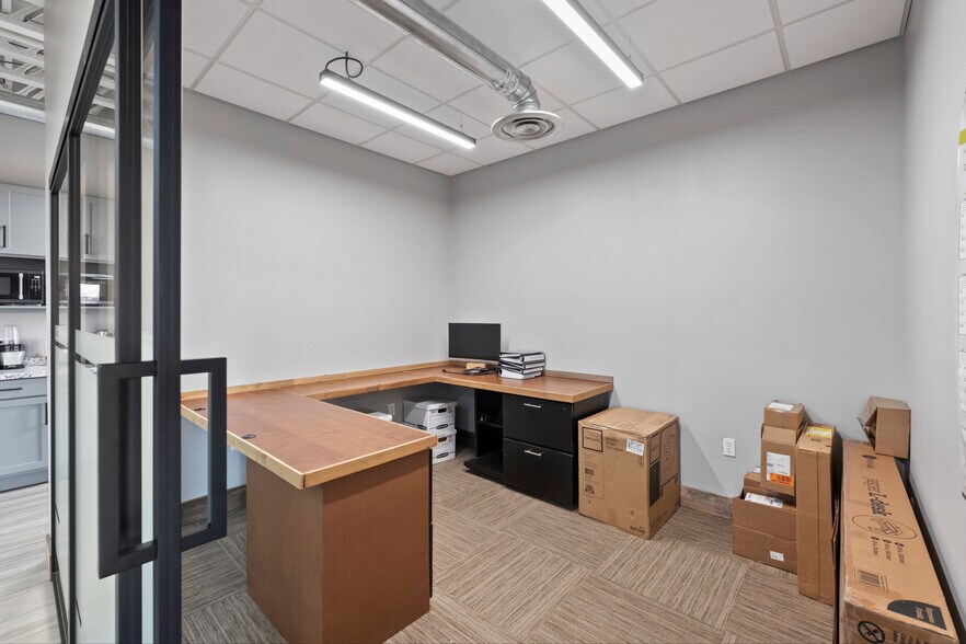 More Photos Of 3316 Florida Ave, Kenner Office For Sale
