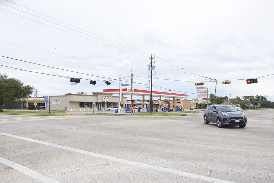 More Photos Of 1101-1139 S Broadway St, La Porte Unknown For Sale