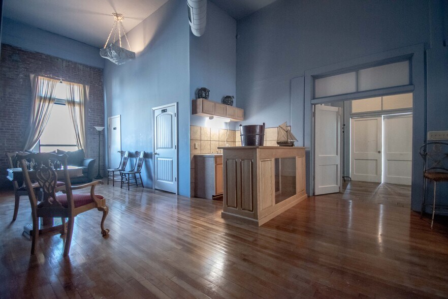 More Photos Of 322 E Don Tyler Ave, Dewey Storefront For Sale