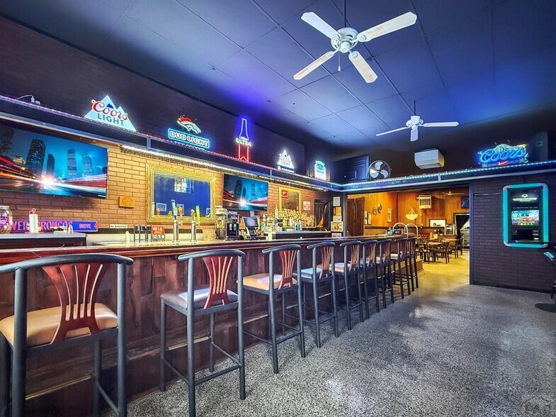 More Photos Of 424 W Northern Ave, Pueblo Restaurant For Sale
