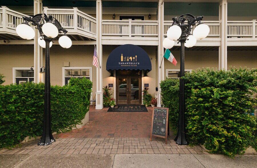 More Photos Of 102 S Second St, Wilmington Storefront Retail Residential For Sale