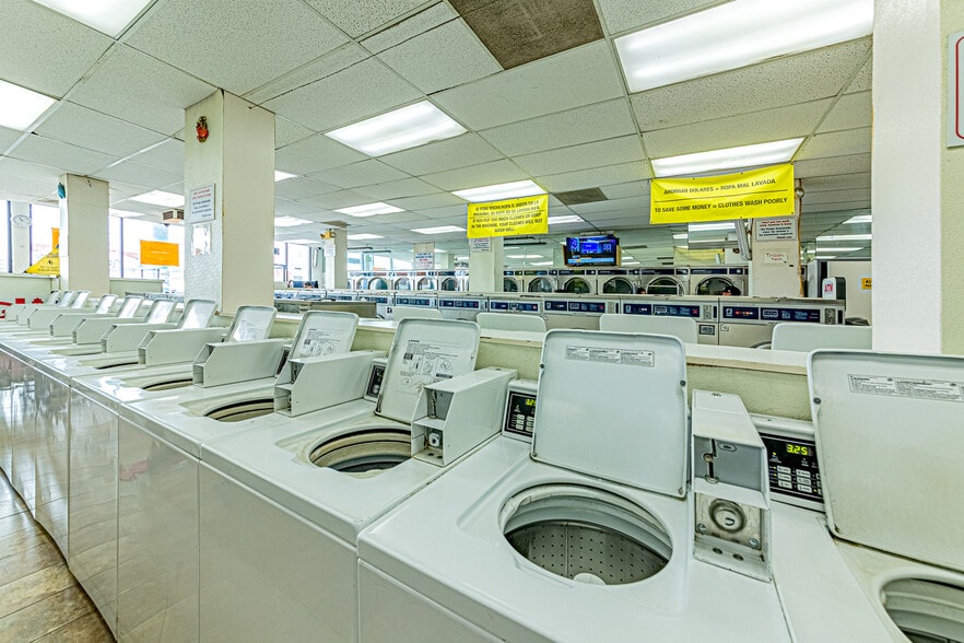 More Photos Of 1756 Pacific Ave, Long Beach Storefront For Sale