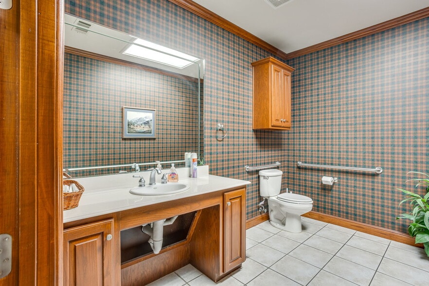 More Photos Of 4201 Gateway Dr, Colleyville Office For Sale