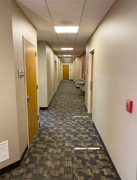 More Photos Of 2780 Snelling Ave N, Roseville Medical For Lease