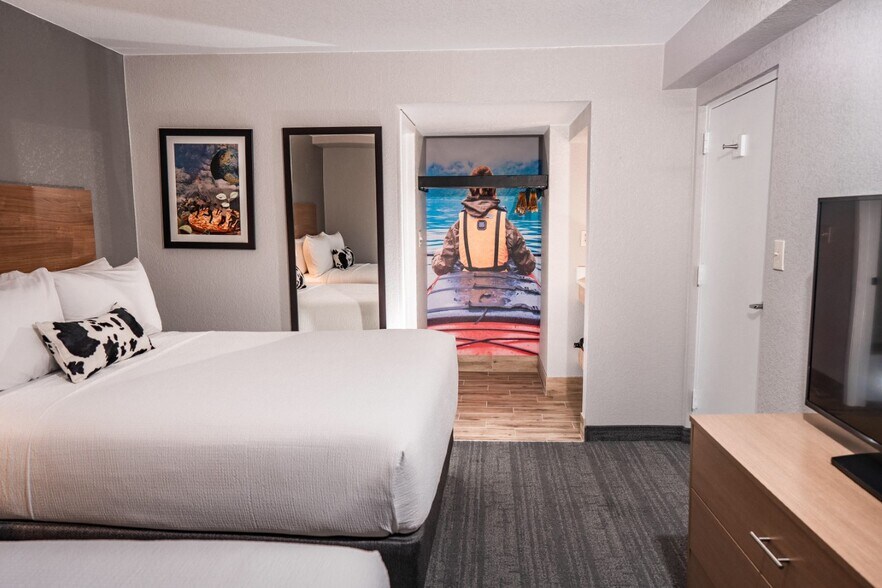 More Photos Of 15059 W Colfax Ave, Lakewood Hotel For Sale