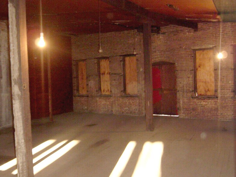 More Photos Of 337-339 S Fremont Ave, Baltimore Warehouse For Sale