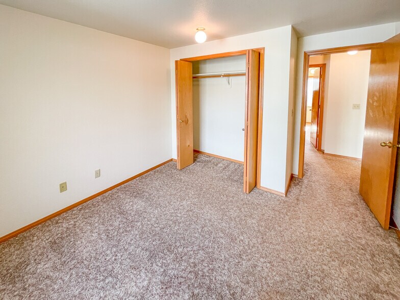 More Photos Of 133-143 Friendship Ave SE, Salem Apartments For Sale