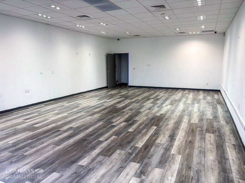 More Photos Of 3019 NW Stewart Pky, Roseburg Freestanding For Lease