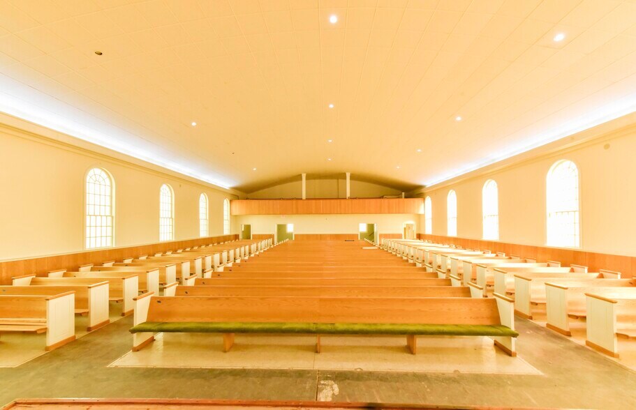 More Photos Of 3901 Raeford Rd, Fayetteville Religious Facility For Lease