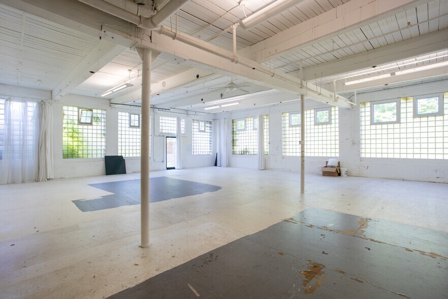 More Photos Of 125 Pecks Rd, Pittsfield Warehouse For Sale