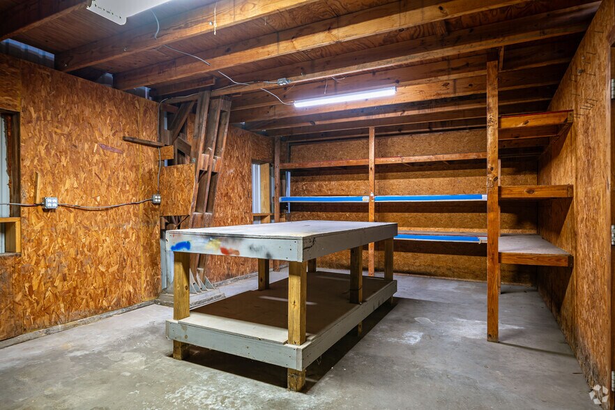 More Photos Of 1618 Callaway Dr, Alvin Warehouse For Lease