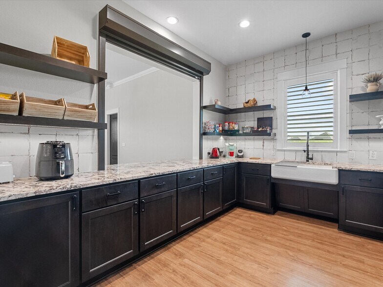 More Photos Of 12121 FM 1764 Rd, Santa Fe Office For Sale