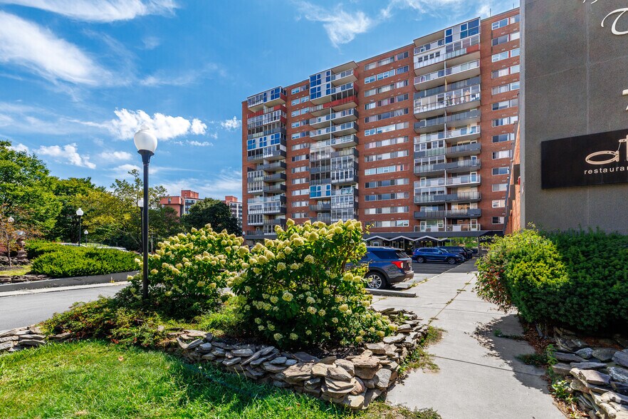 More Photos Of 770 James St, Syracuse Apartments For Sale