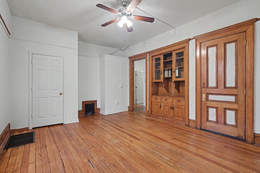 More Photos Of 1537 Pearl St, Denver Apartments For Sale