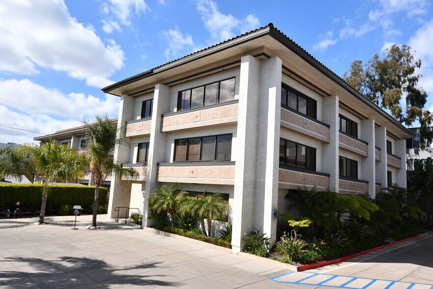 More Photos Of 4910 Van Nuys Blvd, Sherman Oaks Medical For Lease