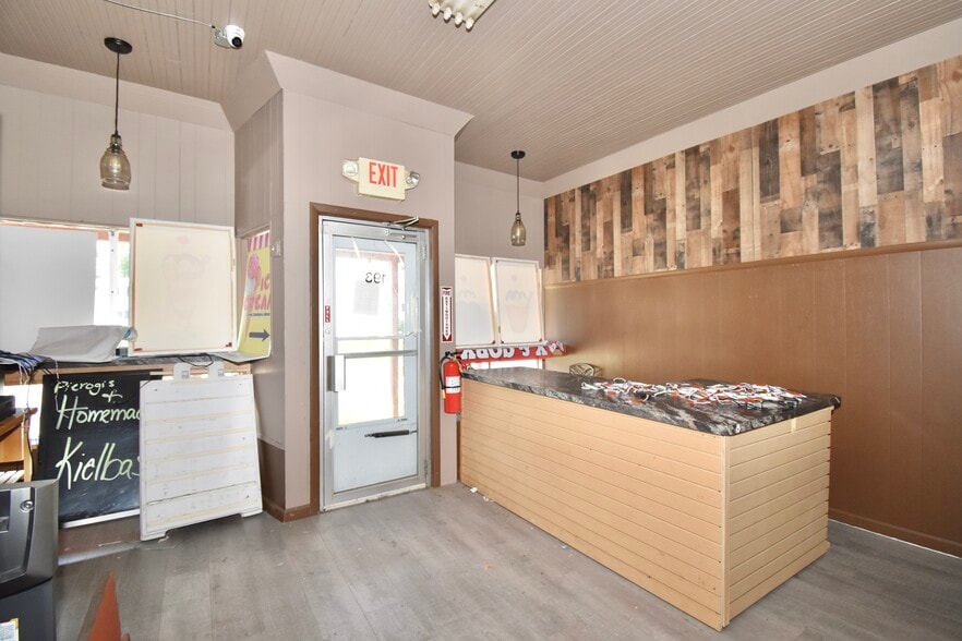 More Photos Of 193 Fairview Ave, Chicopee Restaurant For Sale