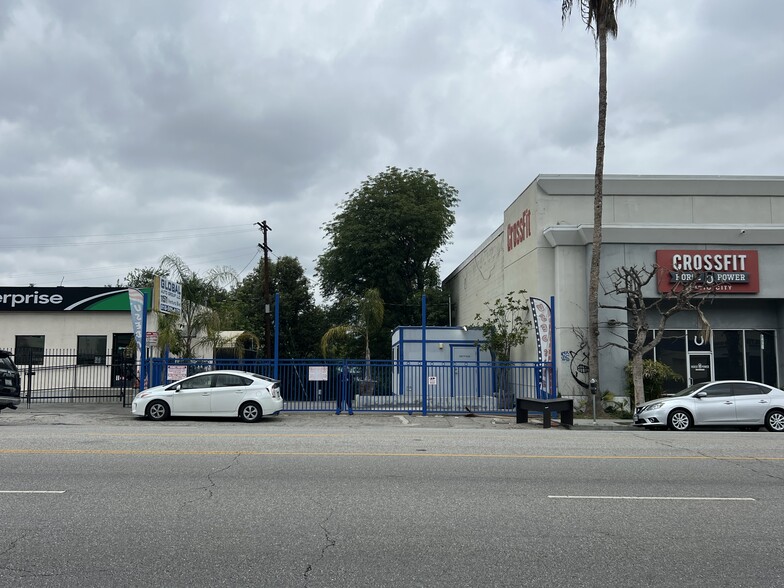 More Photos Of 11571 Ventura Blvd, Studio City Land For Lease