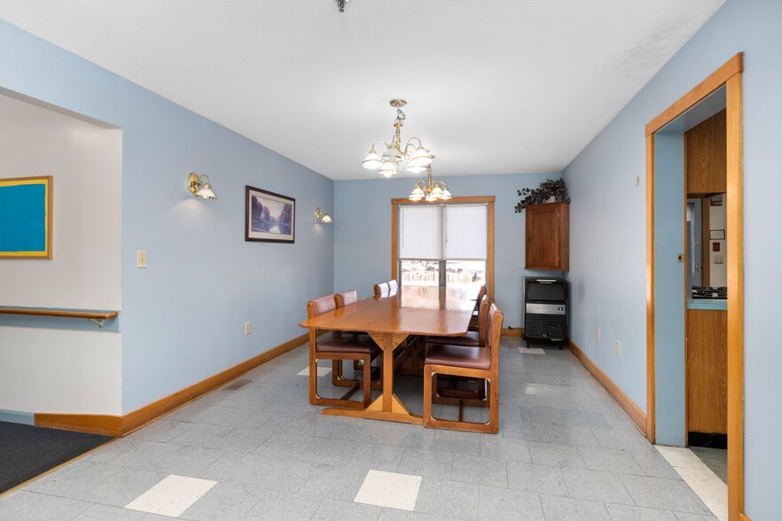 More Photos Of 218 Mill Rd, Woodstock Congregate Senior Housing For Sale