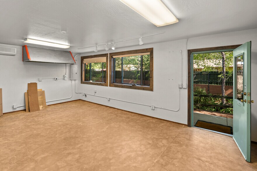 More Photos Of 110 Oak Creek Blvd, Sedona Specialty For Sale