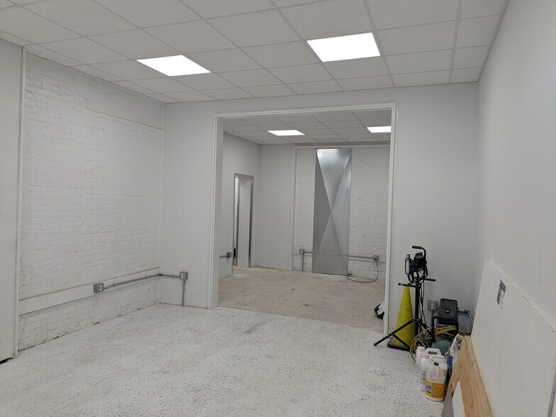 More Photos Of 585 Broadway, Kingston Storefront Retail Office For Lease