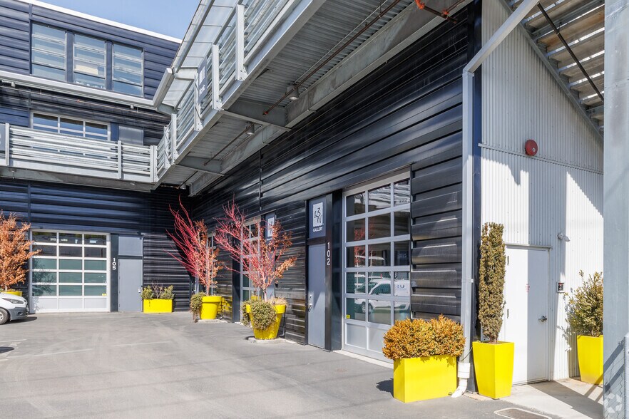 More Photos Of 3455 Thorndyke Ave W, Seattle Warehouse For Lease
