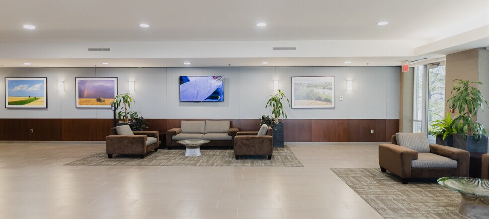 More Photos Of 13710 FNB Pky, Omaha Office For Lease