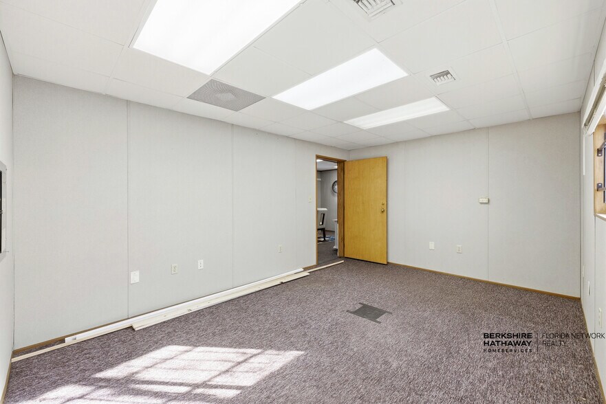 More Photos Of 5876 Old Timuquana Rd, Jacksonville Office For Lease