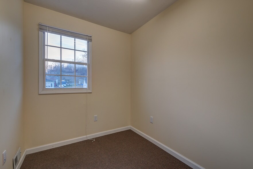 More Photos Of 4902 W Genesee St, Camillus Office For Sale