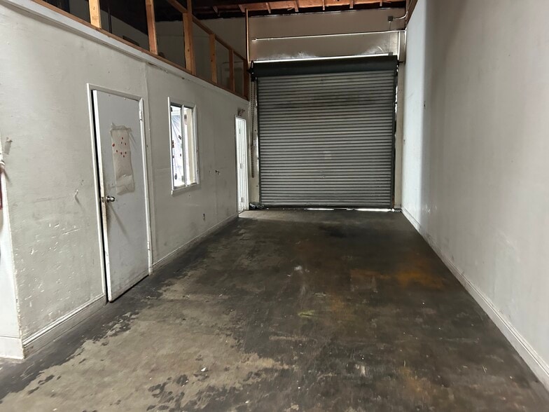 More Photos Of 7900-7994 Capwell Dr, Oakland Light Manufacturing For Sale
