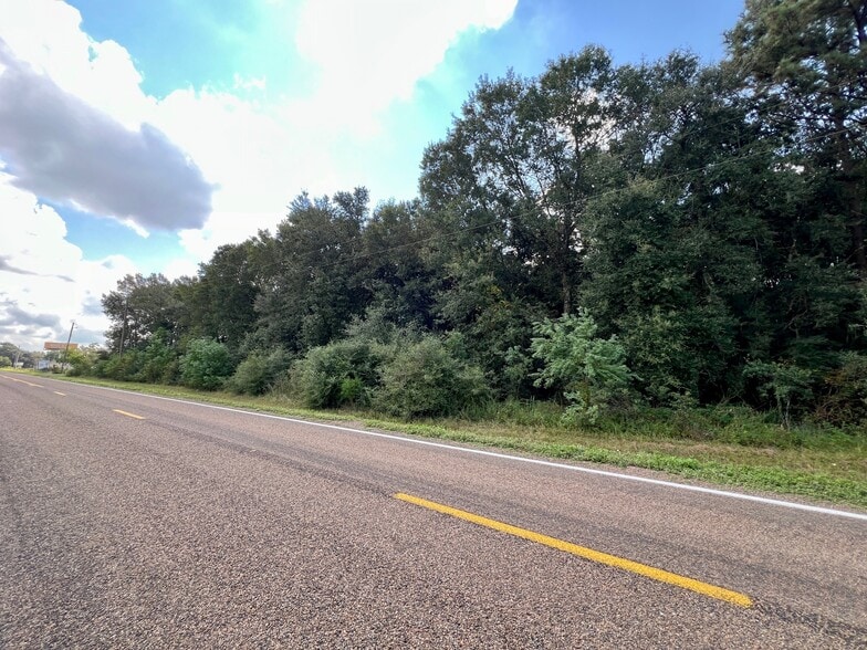 More Photos Of 14.670ac IH-10, Winnie Land For Sale