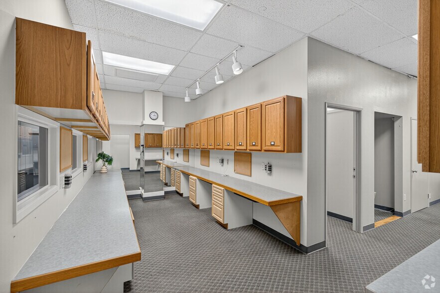 More Photos Of 75-5699 Kopiko St, Kailua Kona Freestanding For Lease