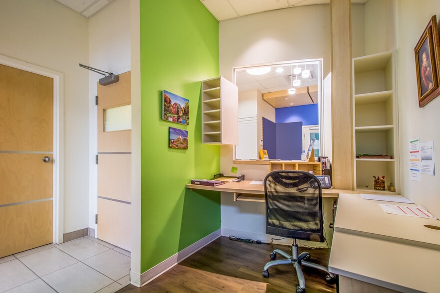 More Photos Of 4534 Boul Saint-Joseph, Drummondville General Retail For Sale