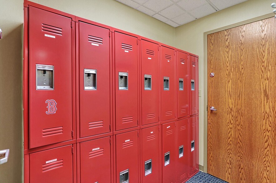 More Photos Of 711 W Gardner Dr, Marion Medical For Sale