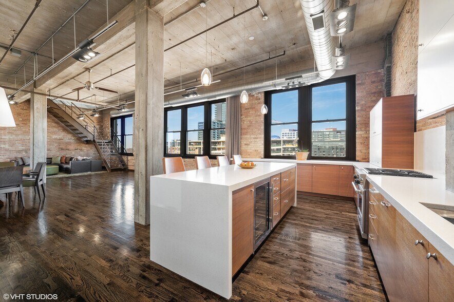 More Photos Of 1327 W Washington Blvd, Chicago Loft Creative Space For Lease