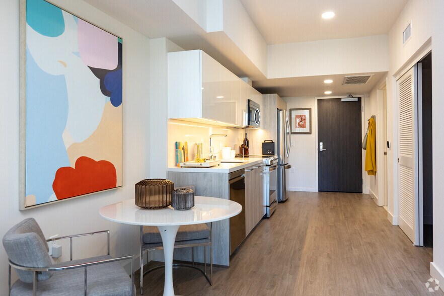 More Photos Of 2801 Sunset Pl, Los Angeles Apartments For Lease