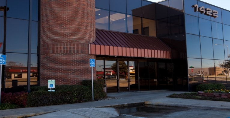 More Photos Of 1422 W Main St, Lewisville Office For Lease
