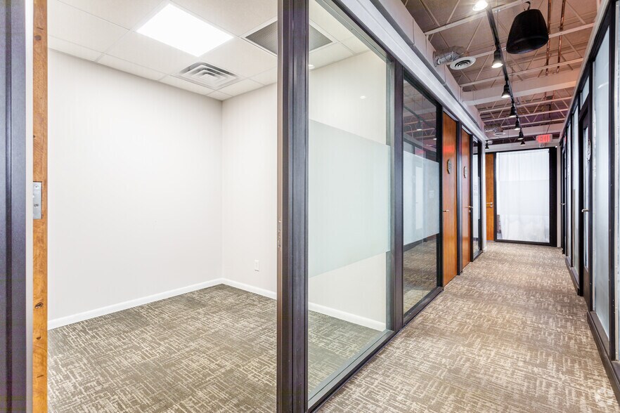 More Photos Of 2722 E Michigan Ave, Lansing Loft Creative Space For Lease