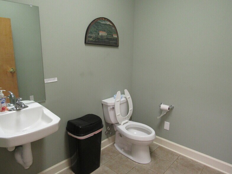 More Photos Of 228 Richland Ave W, Aiken Coworking Space