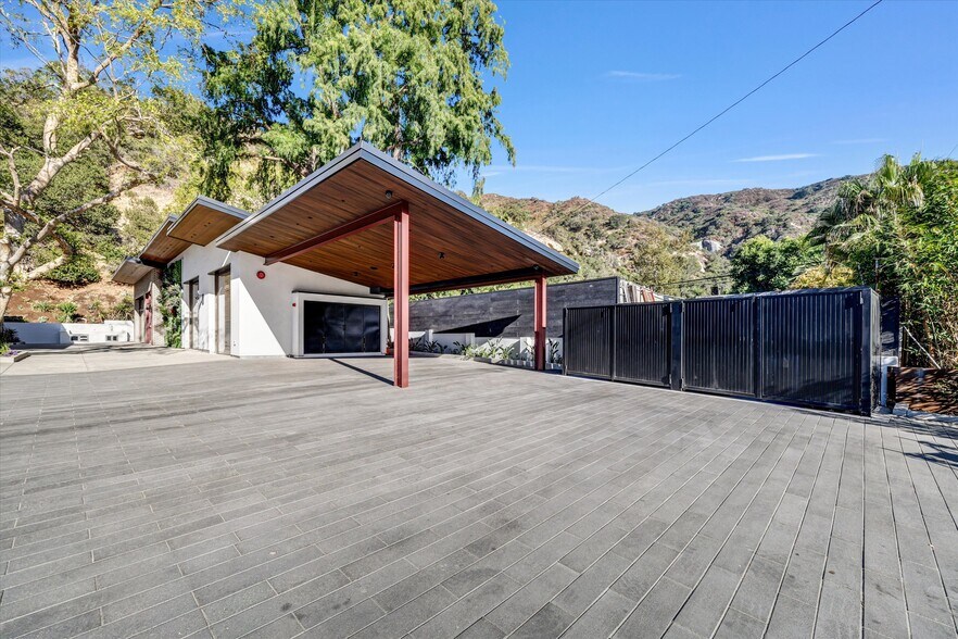 More Photos Of 21024 Laguna Canyon Rd, Laguna Beach Storefront Retail Residential For Lease